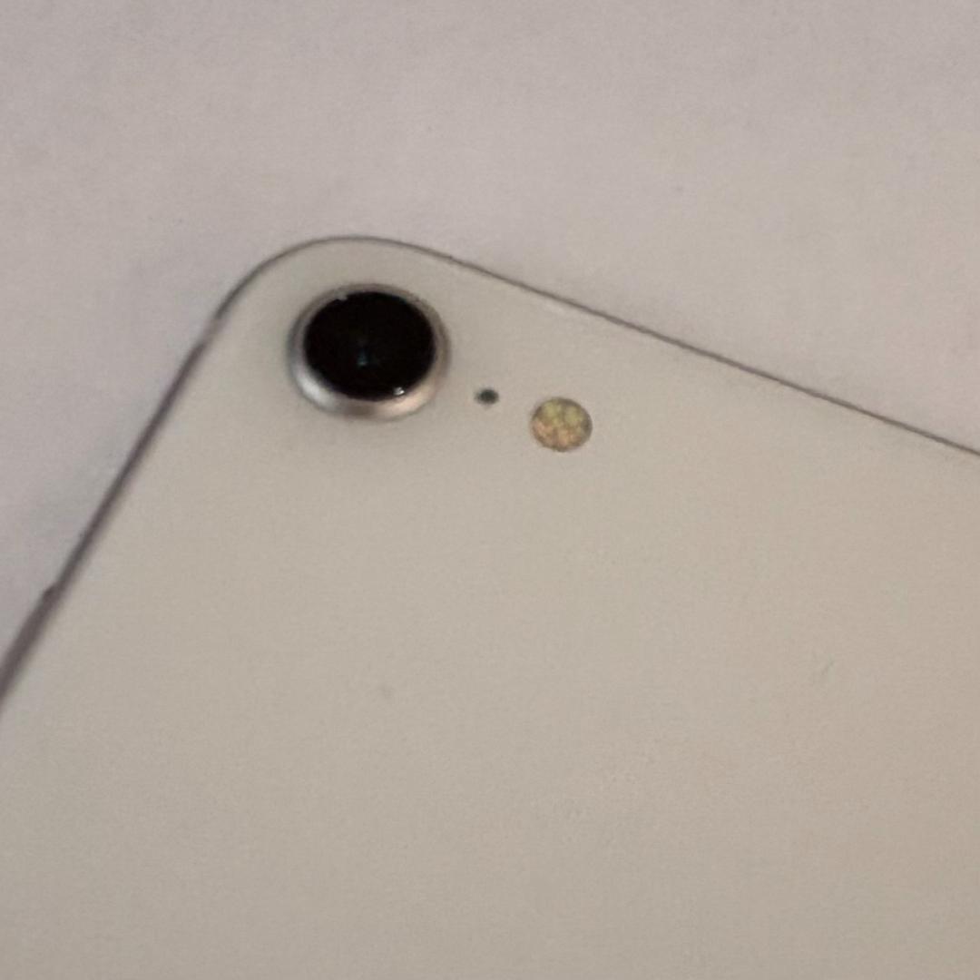 iPhone SE3 64Gb SIMフリー スターライト　白色　603091