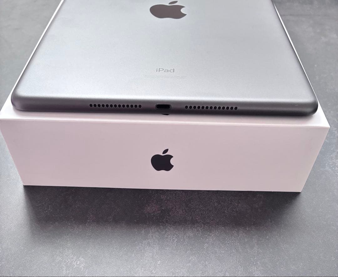 【Apple】 iPad （第8世代）32G スペースグレー Wi-Fiモデル