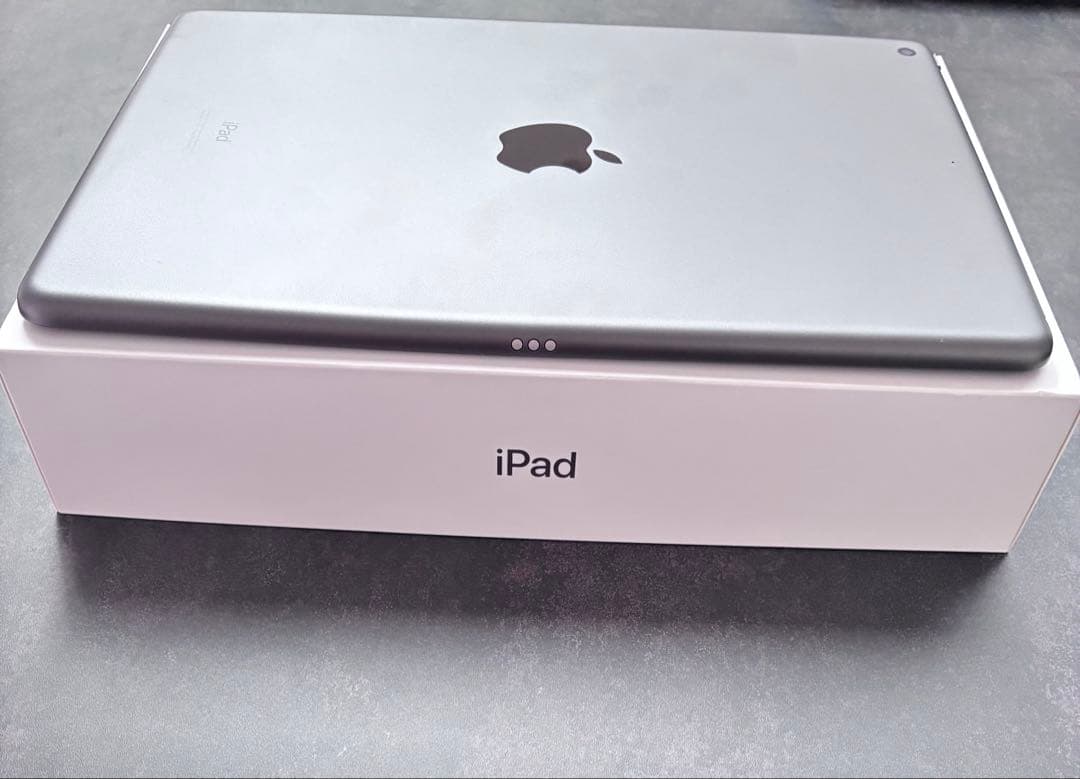 【Apple】 iPad （第8世代）32G スペースグレー Wi-Fiモデル