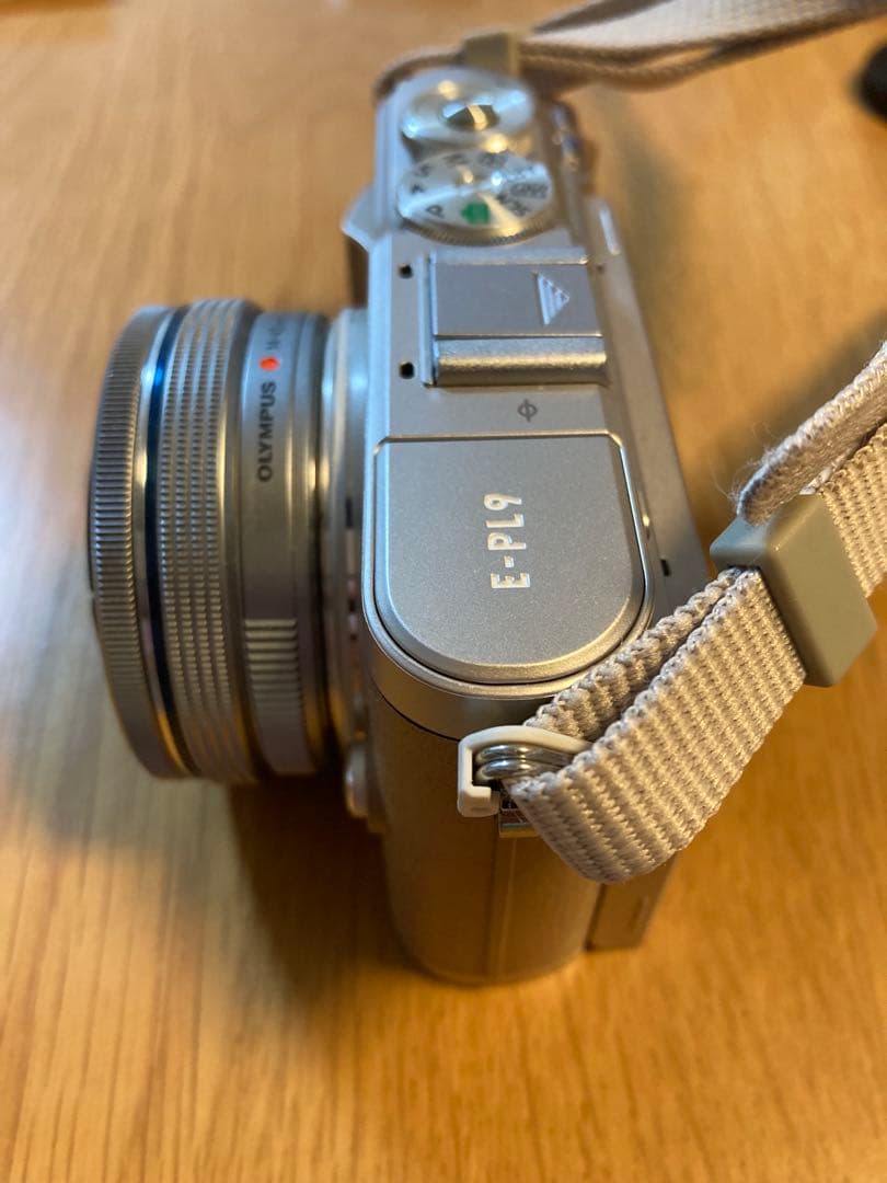 OLYMPUS PEN E-PL9 ミラーレス一眼
