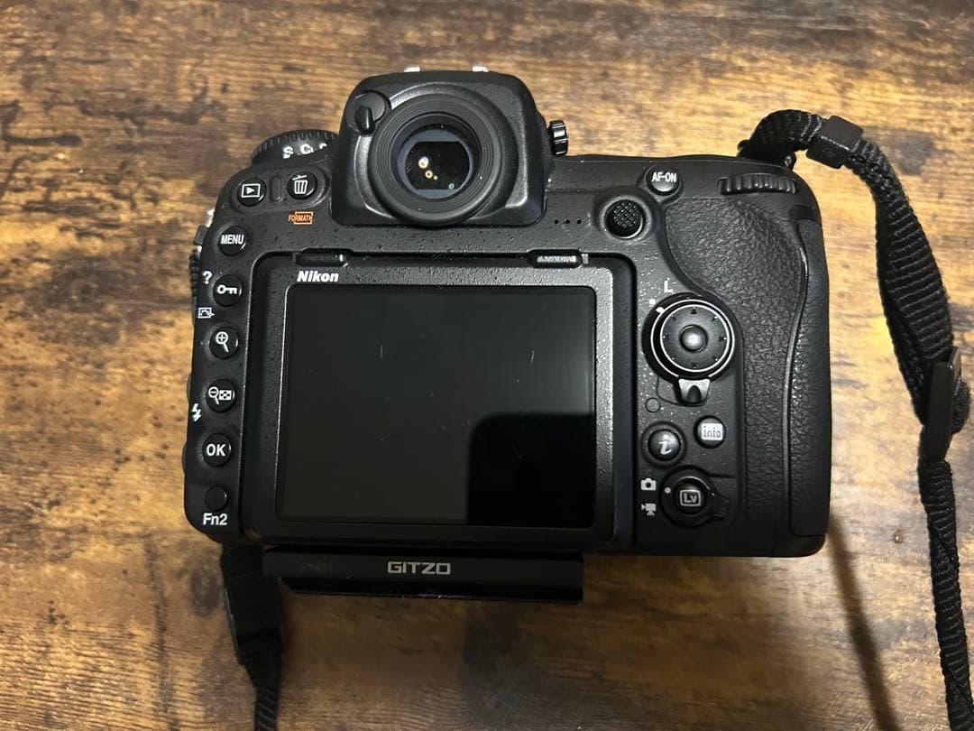 Nikon D500 ボディ シャッター1.1万回 美品 動作良好 付属品あり