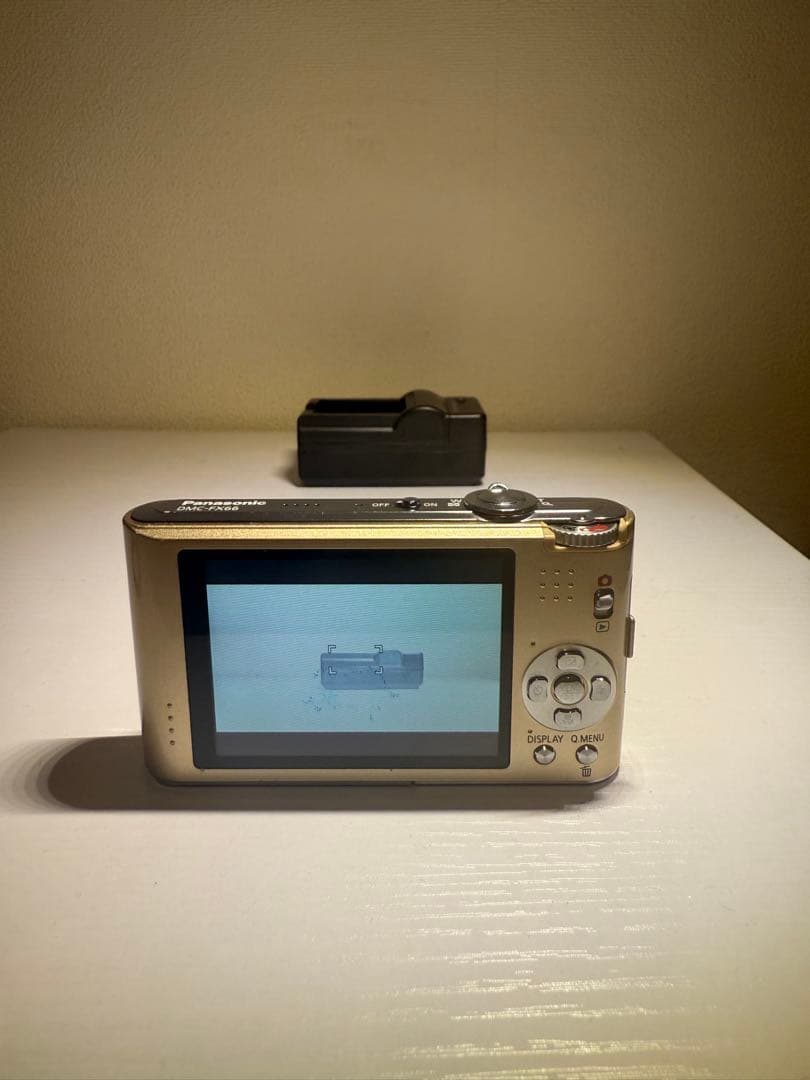 Panasonic DMC-FX66 デジタルカメラ ゴールド（充電器付）