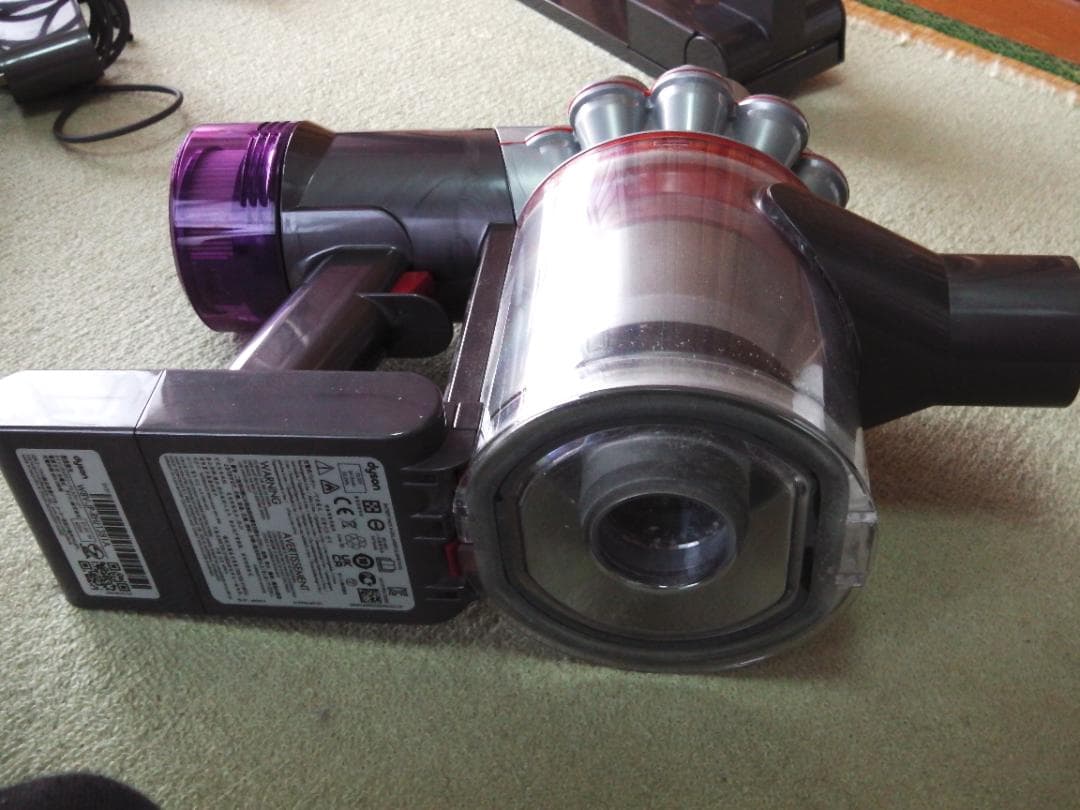 ダイソンV7 アドバンスド SV37 Dyson コードレスクリーナー