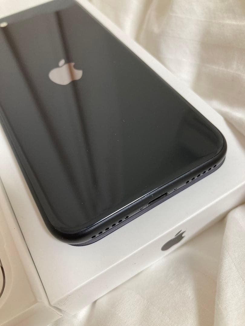 iPhoneSE2美品128G黒SIMフリー