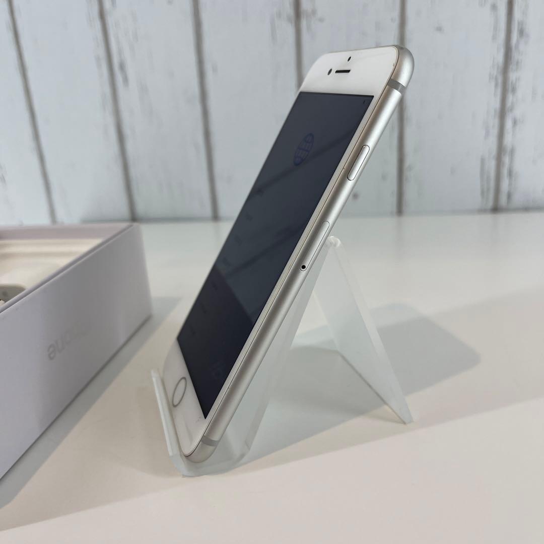 iPhone 8 シルバー 64 GB SIMフリー