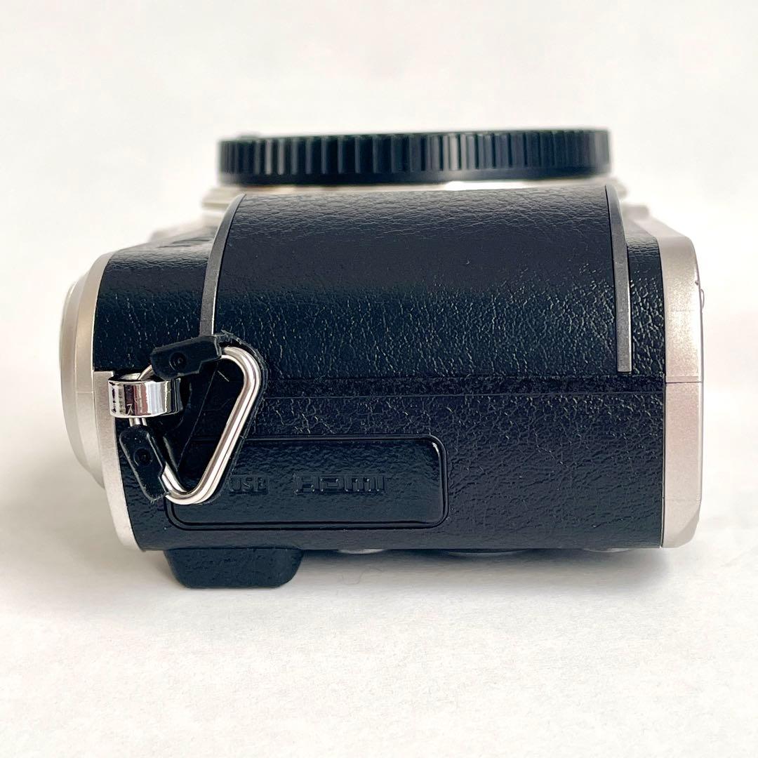 【Xmas特価シャッター：1244回・取説付き】オリンパス E-PL9 ボディー