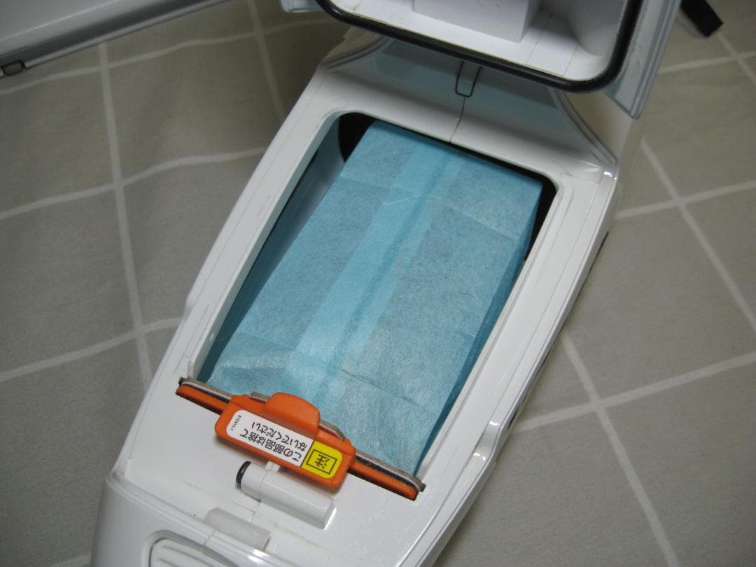マキタ 10.8V 充電式クリーナー CL107FD バッテリ―・充電器付