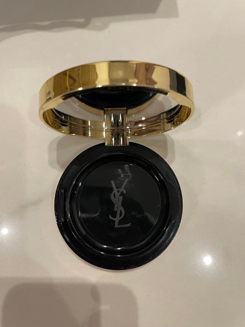 【美品】YSL ラディアントタッチグロウパクト BR10【箱・袋付き】