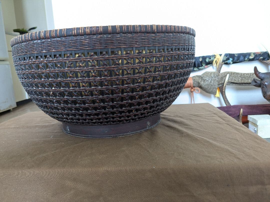籐編み漆仕上げ炉風炉？炭斗、時代物貴重美品、茶道具！値下げしました。