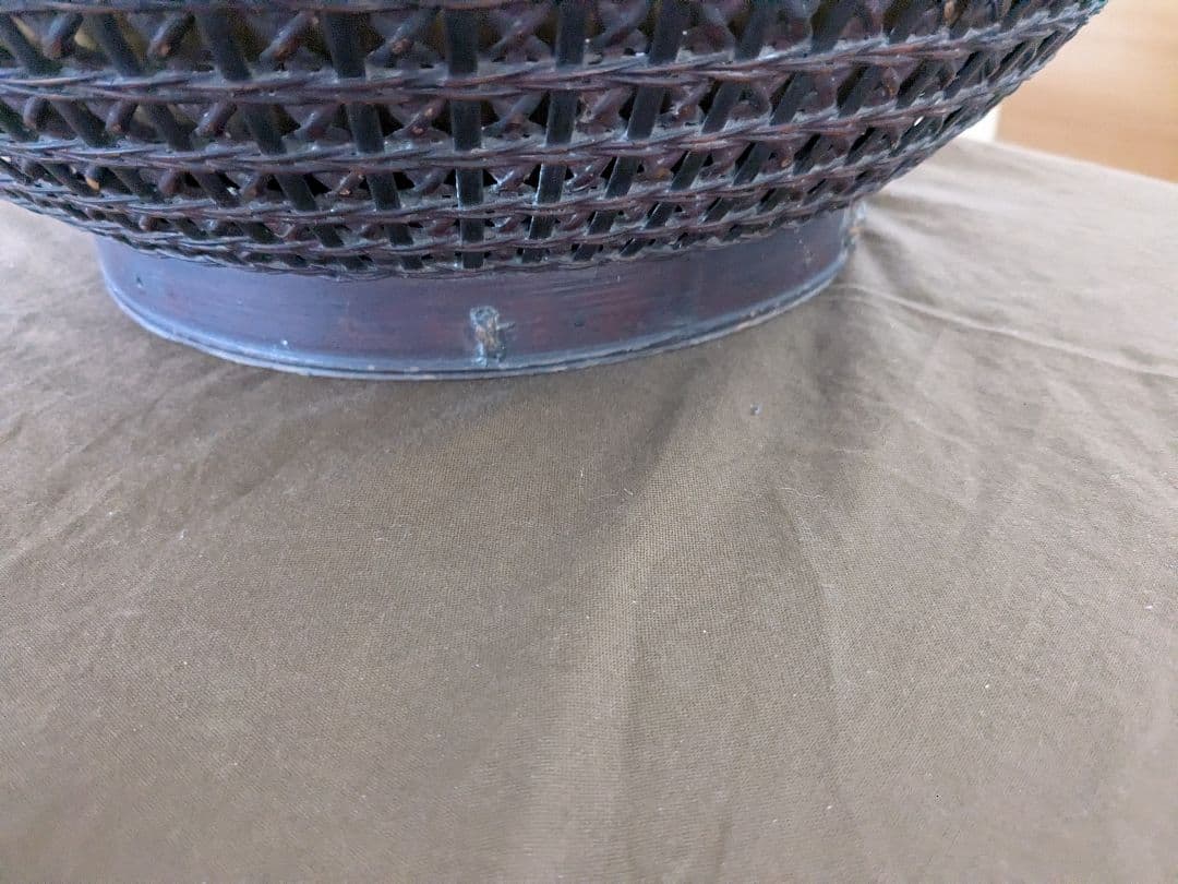 籐編み漆仕上げ炉風炉？炭斗、時代物貴重美品、茶道具！値下げしました。