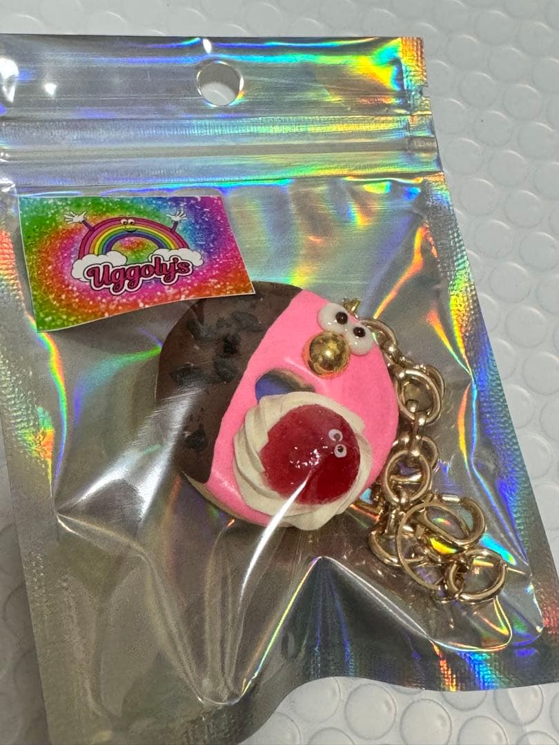 ユッゴリーズ　Uggoly's ストロベリードーナツ　バッグチャーム