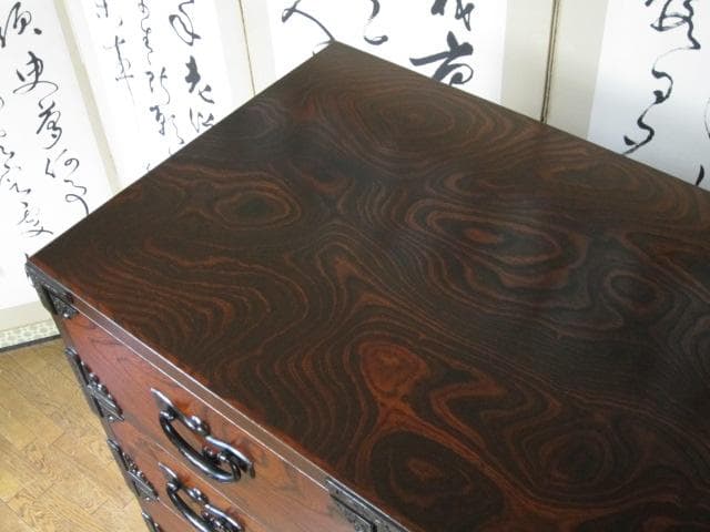 美品 伝統工芸 欅材 拭き漆塗 555亀ケ森7号 7段 民芸 岩谷堂箪笥 鍵付き