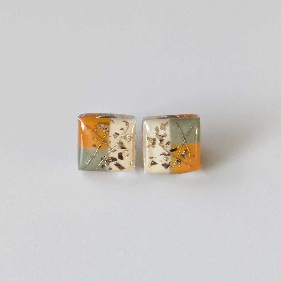 No.830　レジンピアス　ハンドメイド【スクエア】モスグリーン　ゴールド