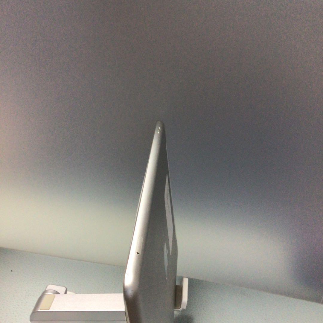 iPad 第7世代32G silver wifi+sim 訳あり93%