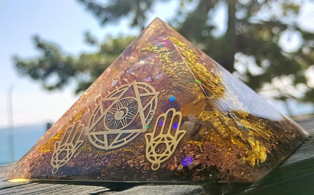 GOLD✧鳳凰✧龍神様✧ファティマ✧ピラミッド型のオルゴナイト