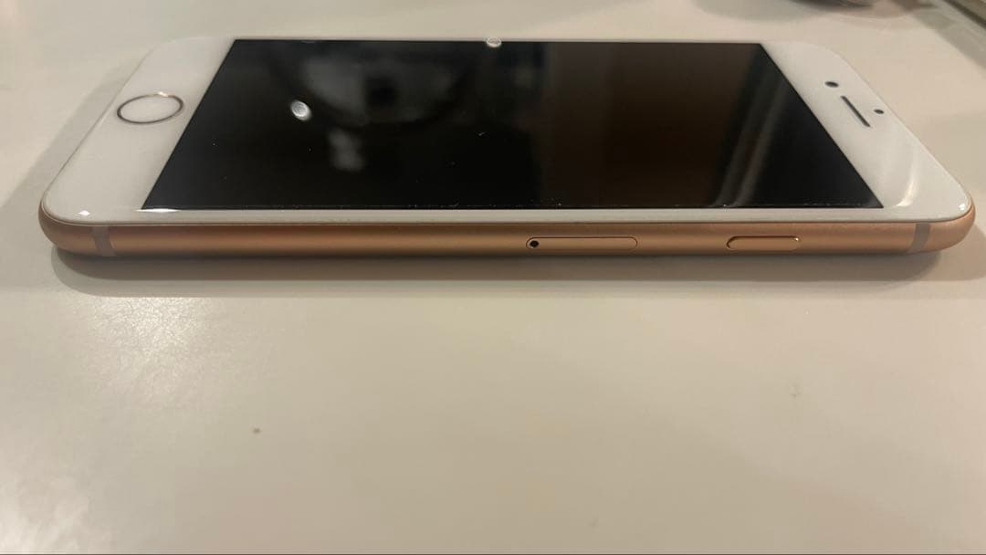 Apple iPhone 8 ゴールド 73%バッテリー