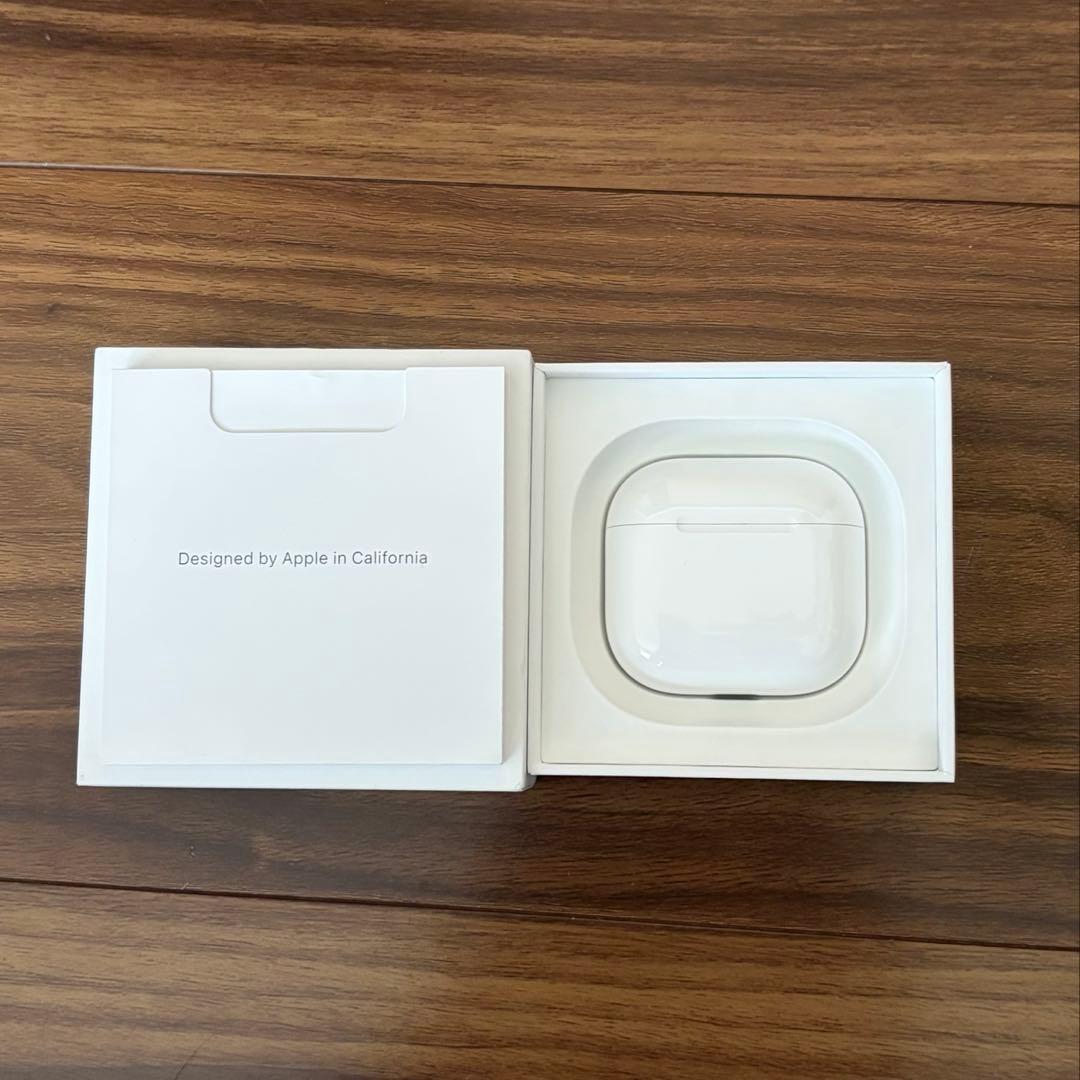 【美品】Apple AirPods4