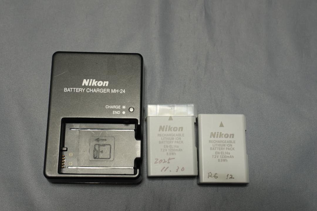 美品 Nikon Df ショット数 20,900回　おまけ付き
