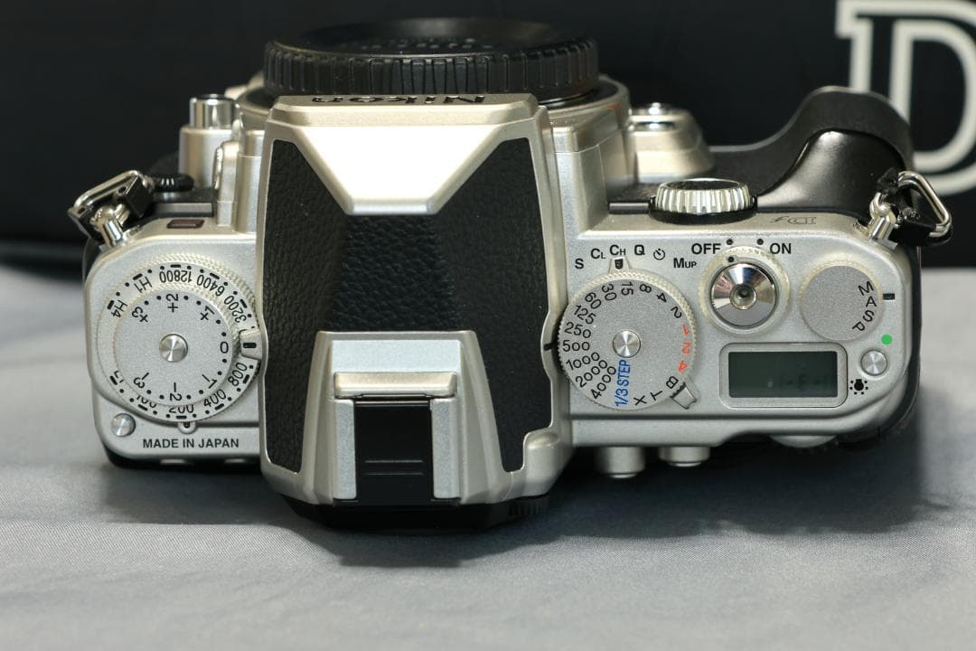 美品 Nikon Df ショット数 20,900回　おまけ付き