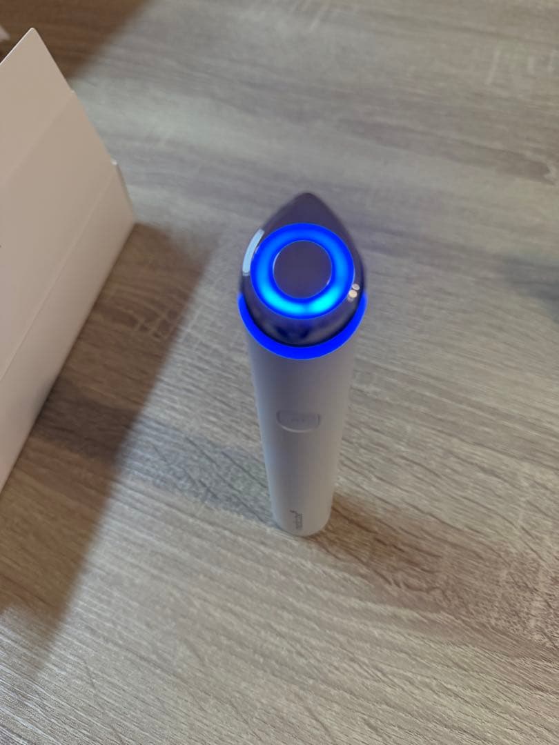 【美品】medicule BOOSTER PRO MINI 美顔器　ホワイト