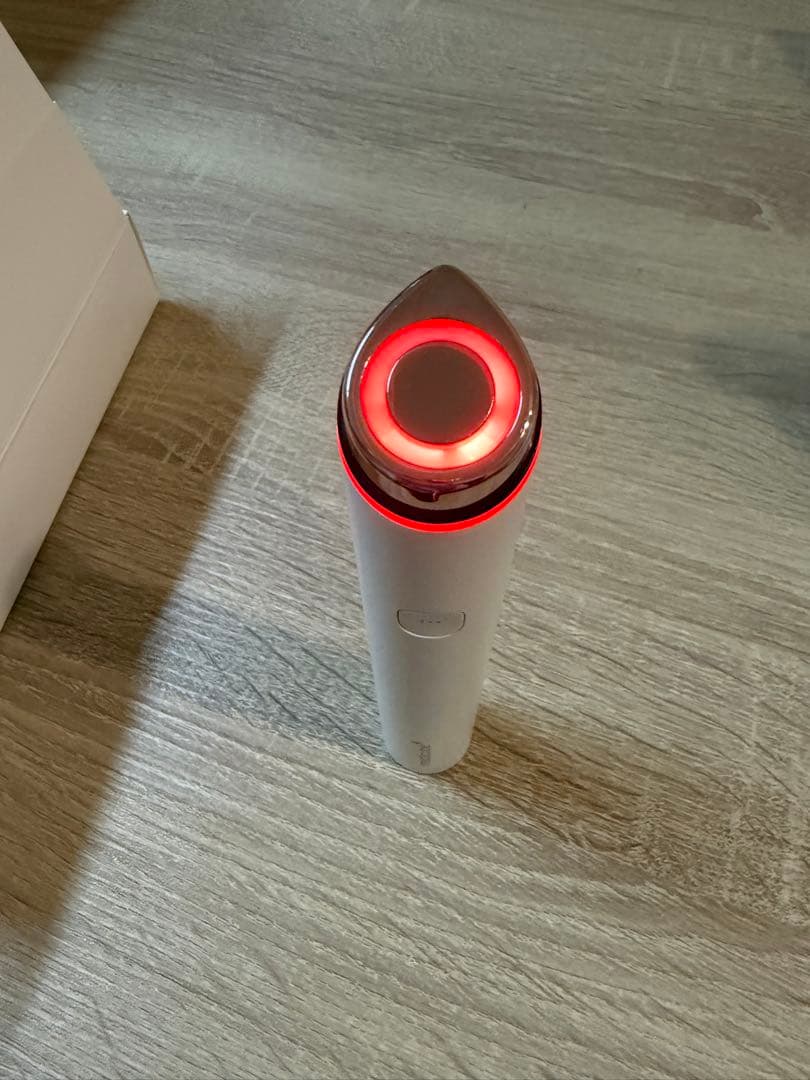 【美品】medicule BOOSTER PRO MINI 美顔器　ホワイト