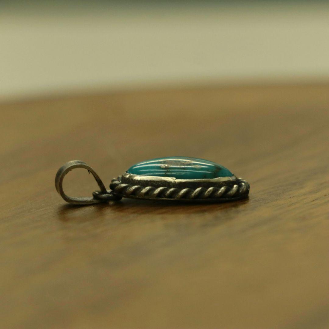 ハンドメイド キングマンターコイズペンダント インディアンジュエリー風