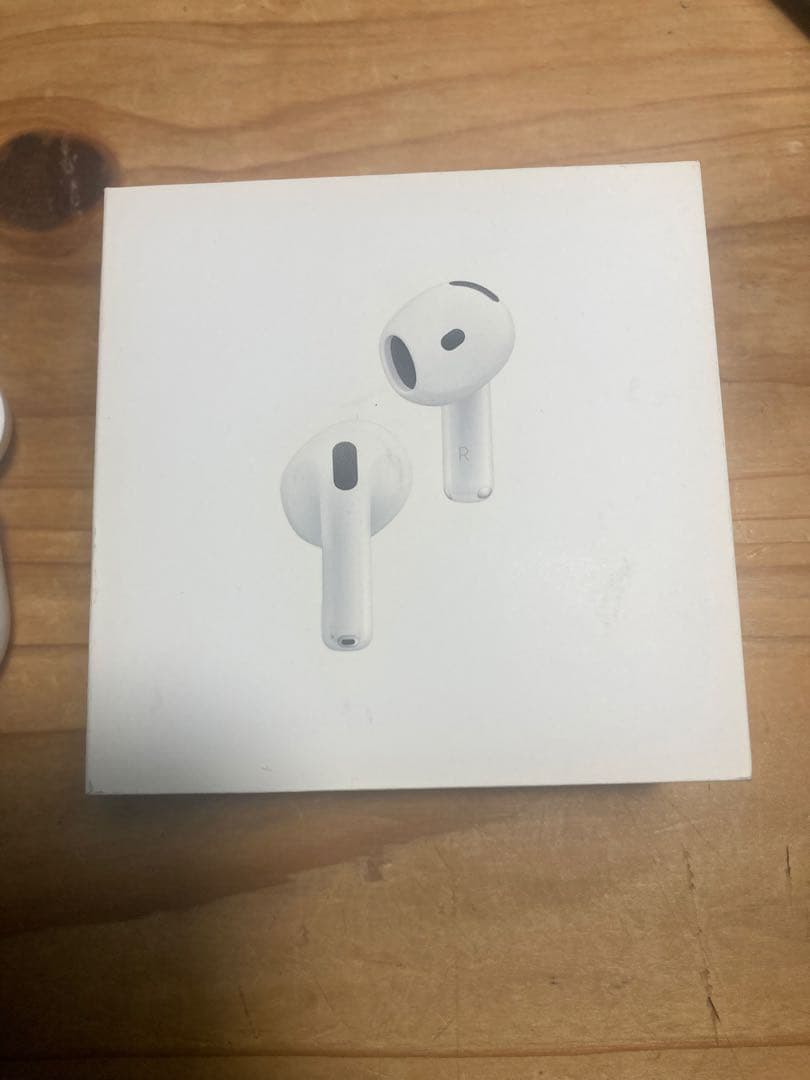 AirPods 4 アクティブノイズキャンセリング付き　オマケ付き