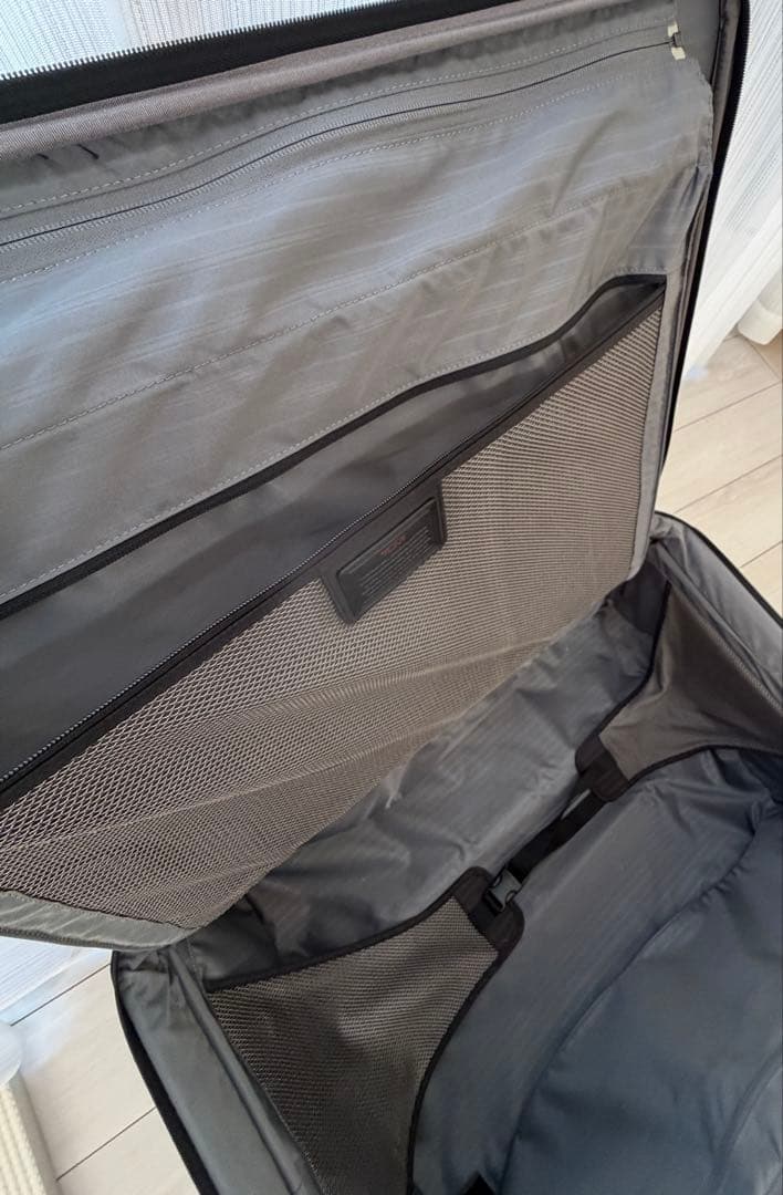 TUMI トゥミ 2輪 ガーメントバッグ 大型 スーツケース 黒