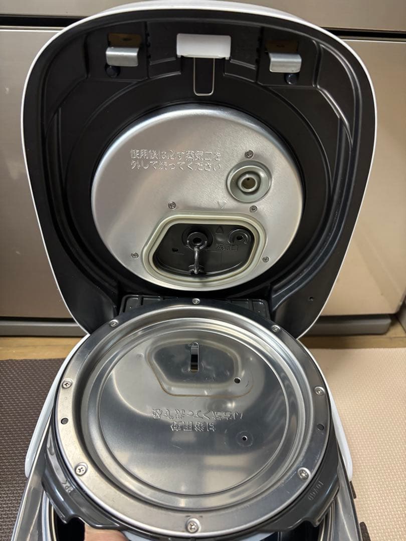 TOSHIBA IH炊飯器 RC-10VSV ブラック　5.5合　2023年製