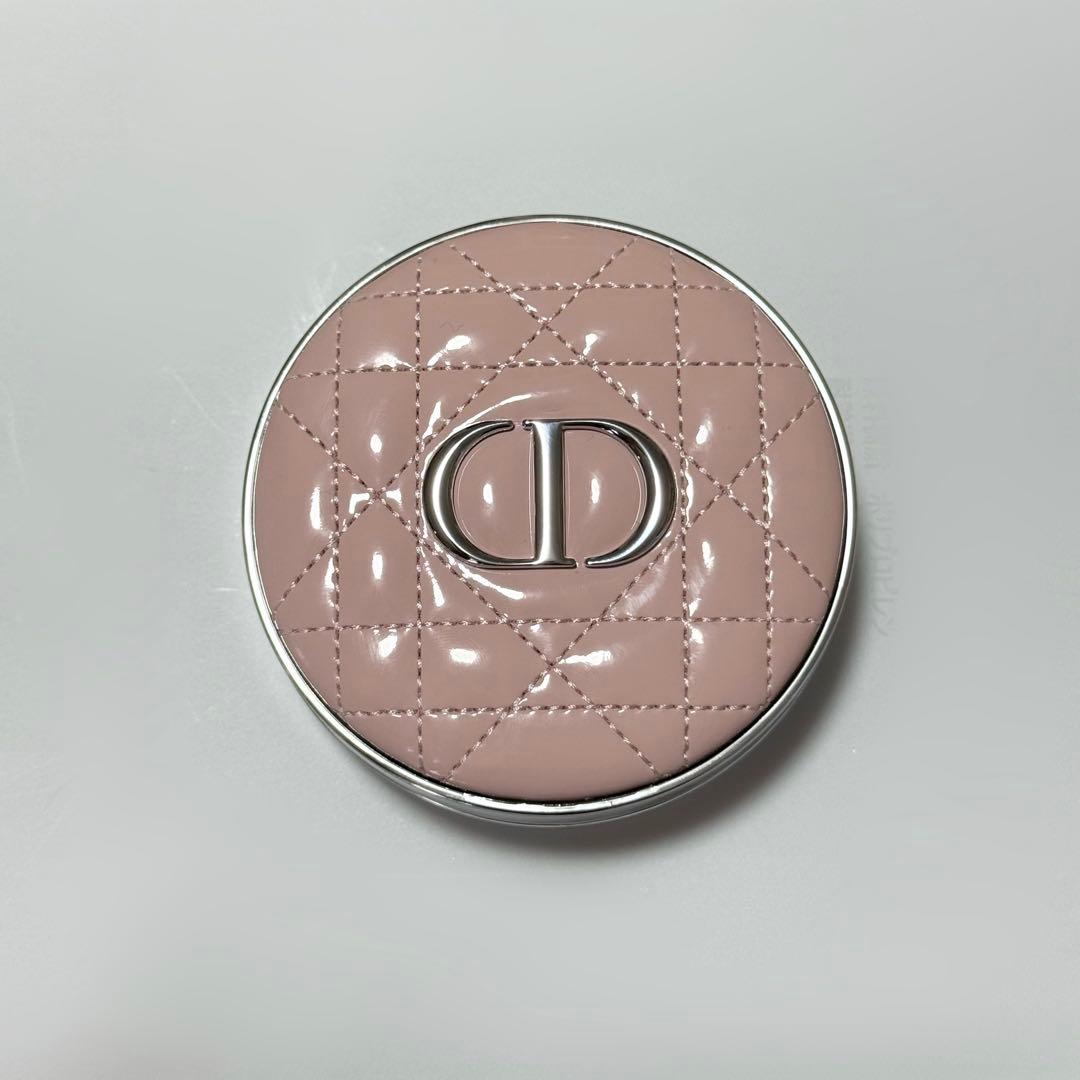 Dior スキン フォーエヴァー イドラ グロウ クッション00.5N