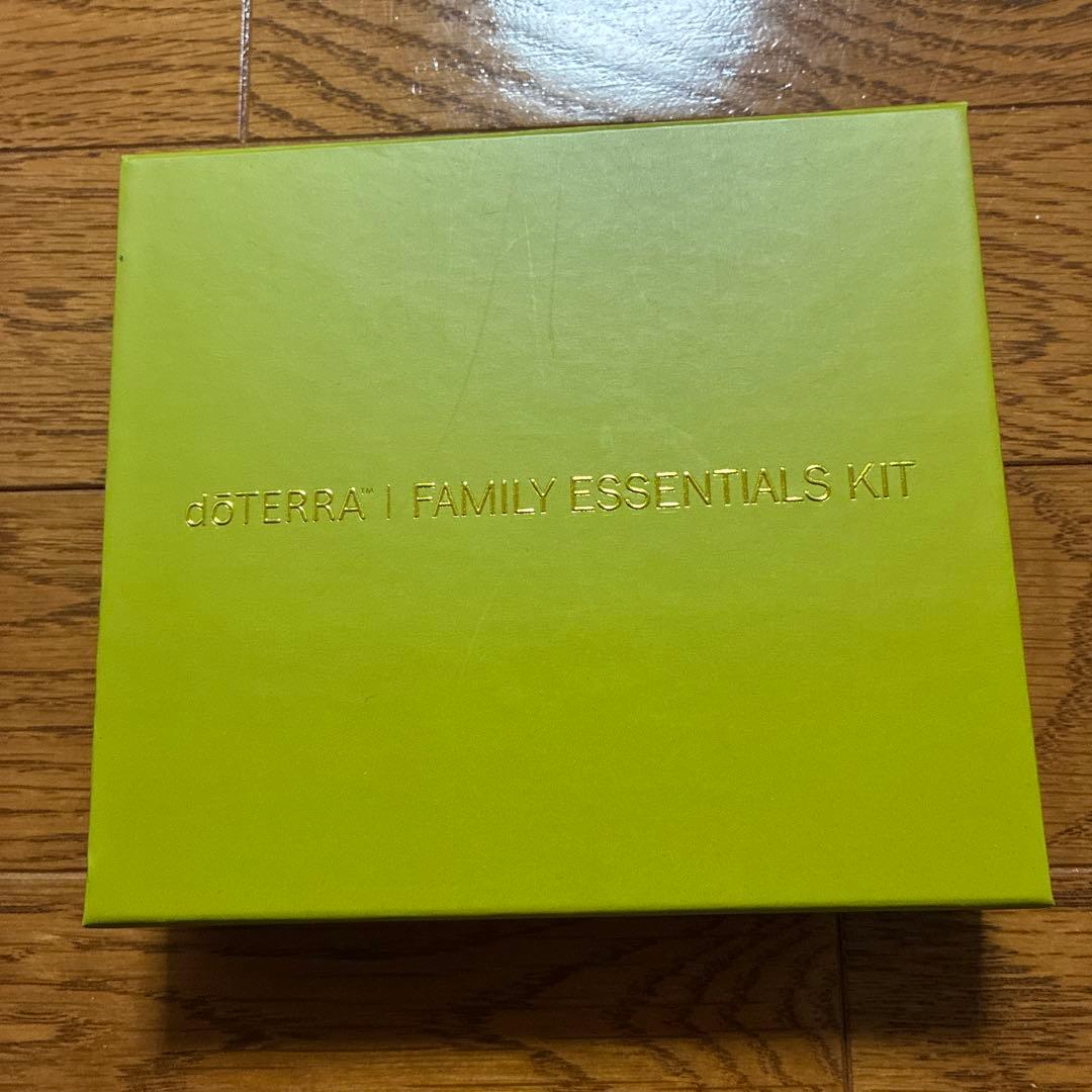 【未使用】　doTERRA ドテラ　ファミリーエッセンシャルキット　オイル