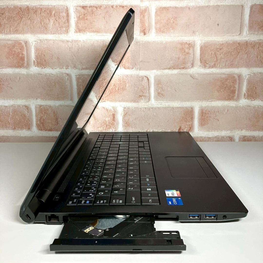 ★テンキー付き★ 第11世代i5 2022年製 dynabook 492