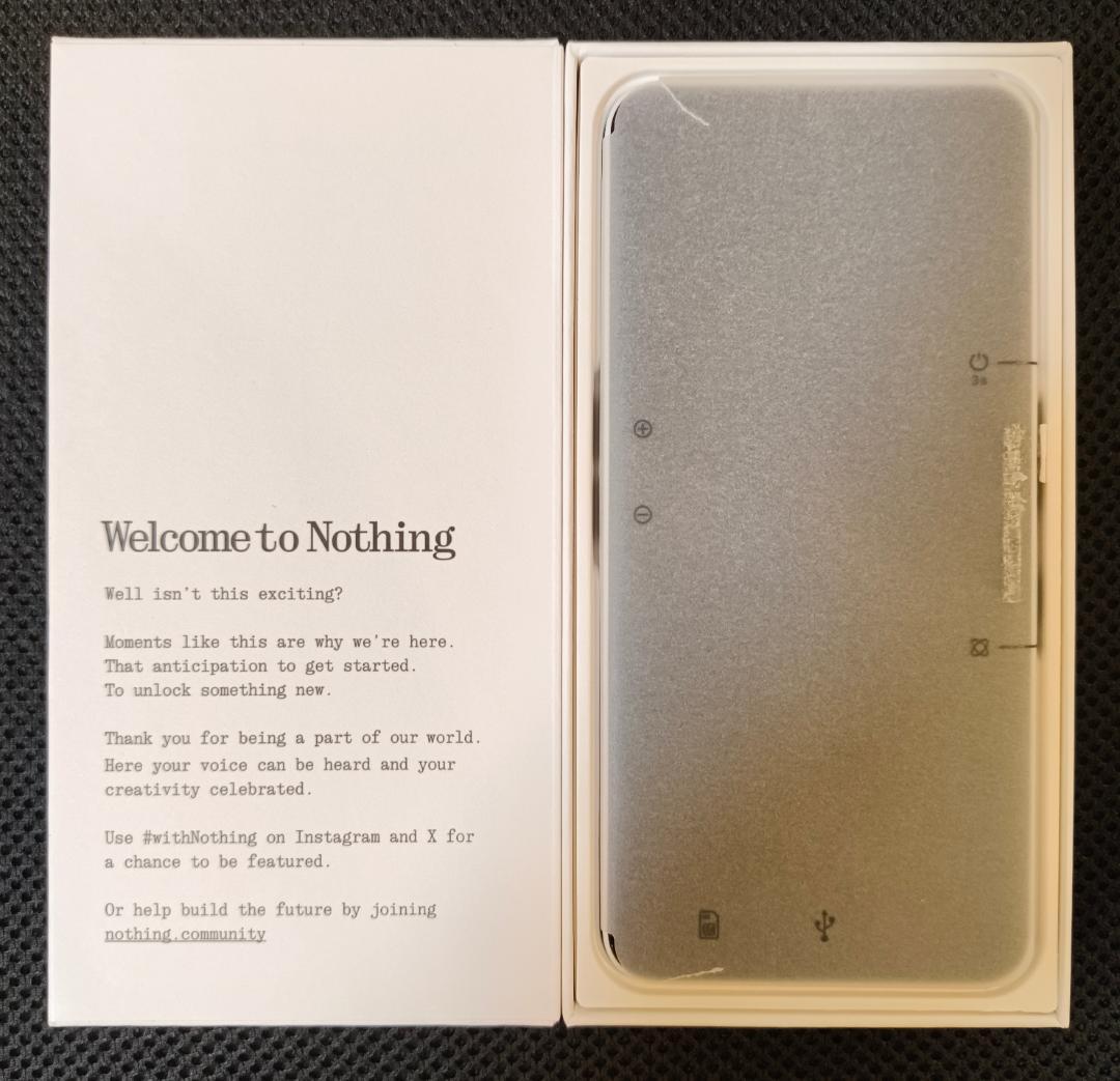 【超美品】（グローバル版）NothingPhone(3a)A059白保護シート付