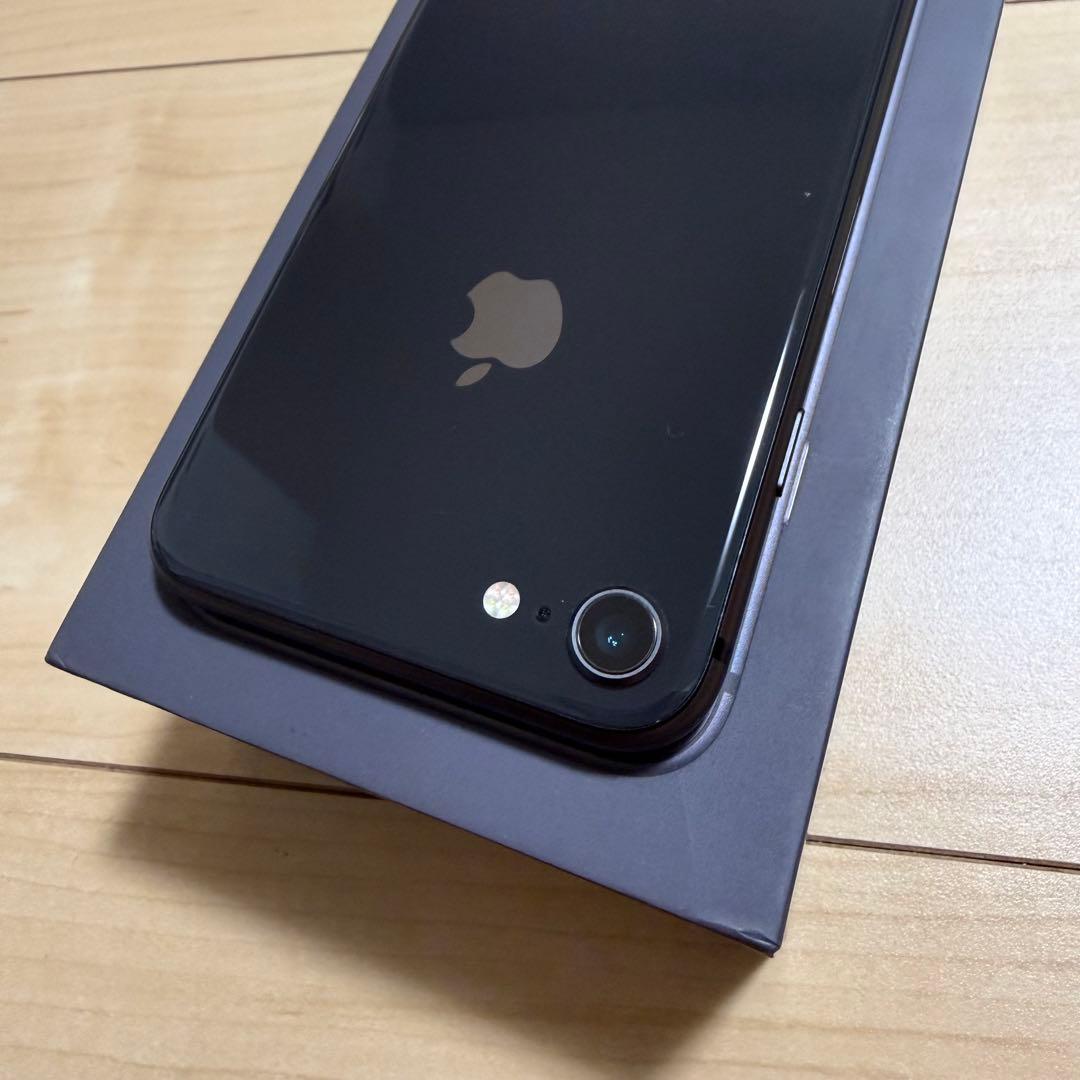 【SIMフリー美品】iPhone8 64GB スペースグレー　ブラック　黒