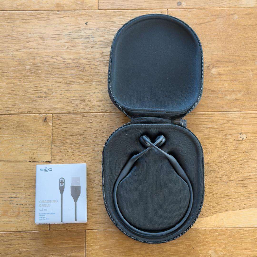 【Shokz】OpenRun 骨伝導イヤホン 美品 純正ケース 充電ケーブル新品