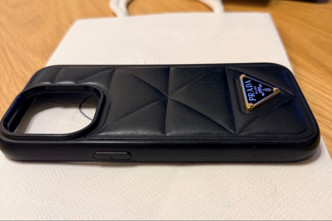 【PRADA】iPhone14Pro ケース ロゴ レザー 黒
