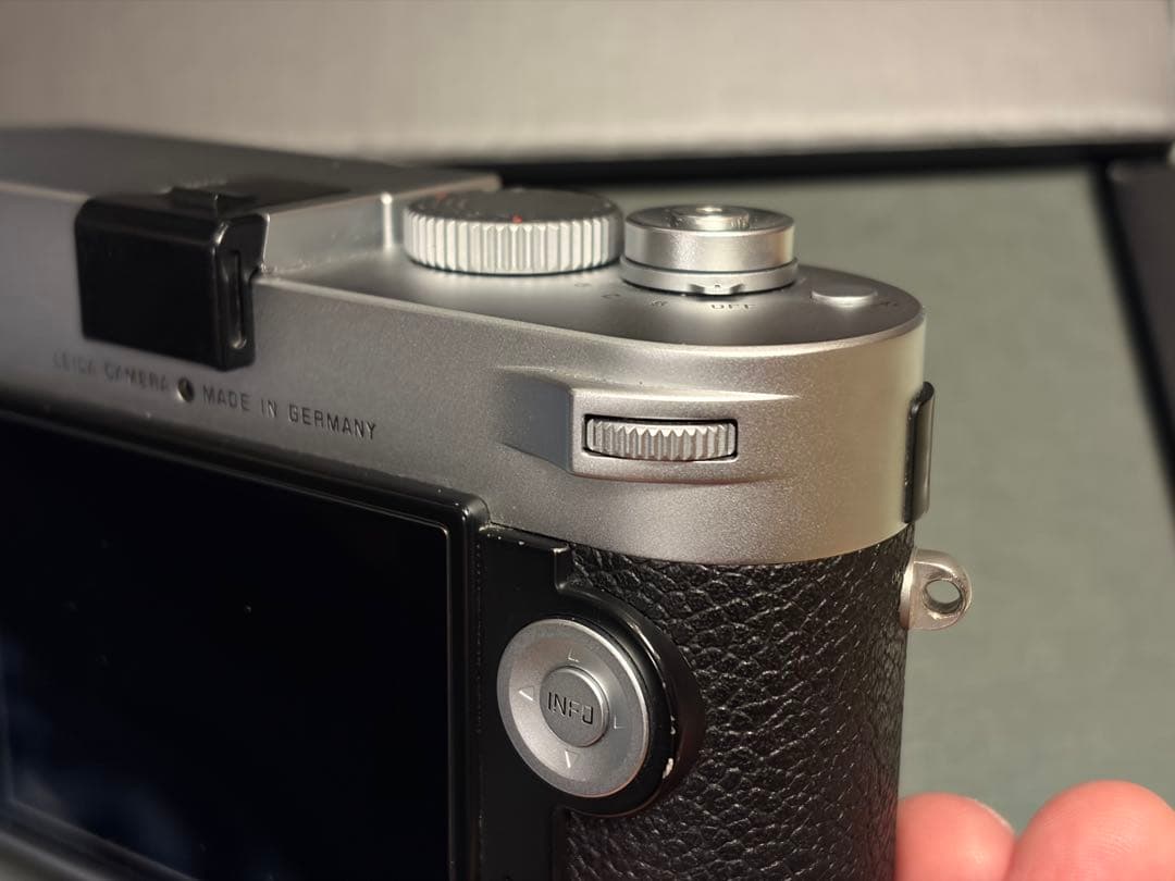 ライカ Leica M240シルバークローム【防湿庫保管・予備純正バッテリー付】