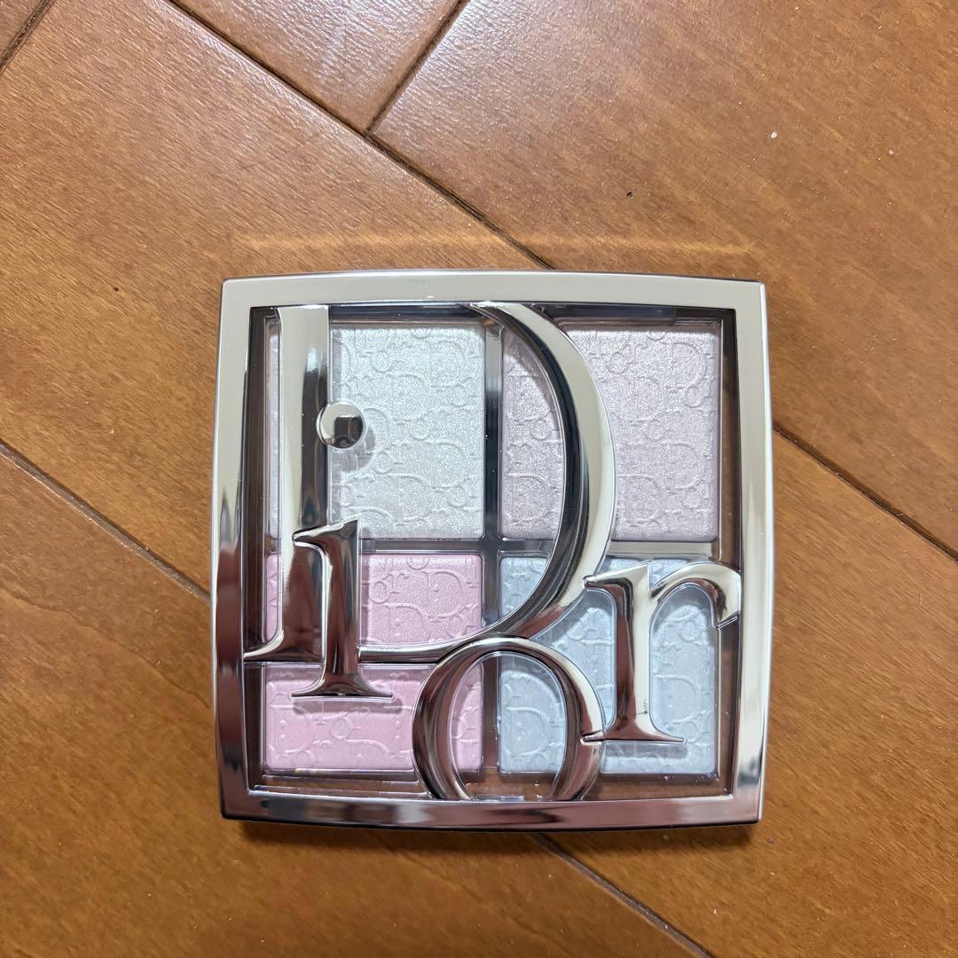 Dior バックステージグロウマキシマイザーパレット　002