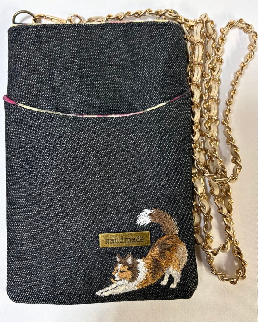 シェルティ 刺繍 サコッシュ セーブル 伸びポーズ 直接刺繍 ハンドメイド 犬