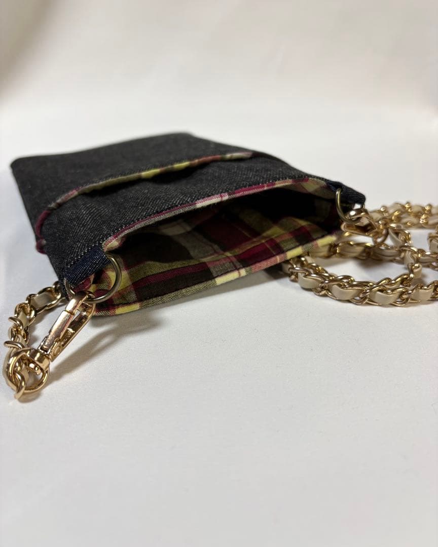シェルティ 刺繍 サコッシュ セーブル 伸びポーズ 直接刺繍 ハンドメイド 犬