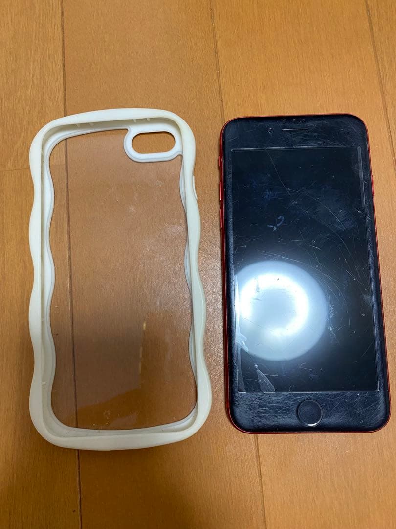 Apple iPhone SE (第2世代) 赤色 本体とケース