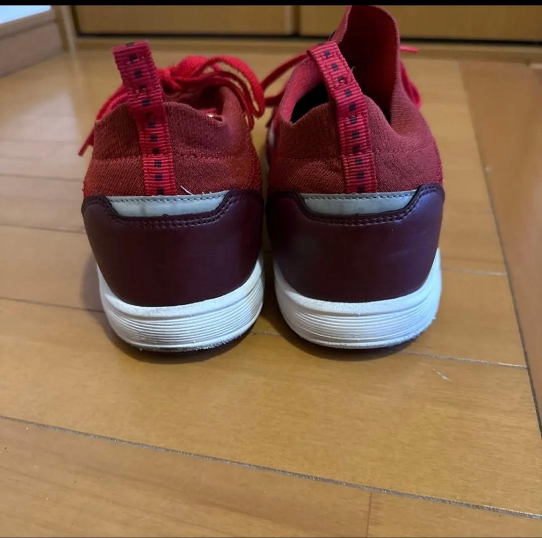 asics 赤 スニーカー 使用感あり