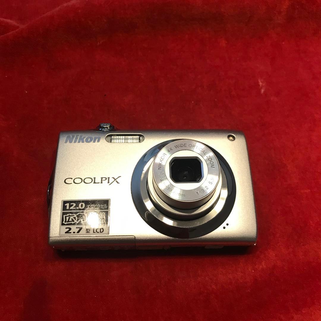 美品 Nikon COOLPIX S3000 コンパクトデジタルカメラ