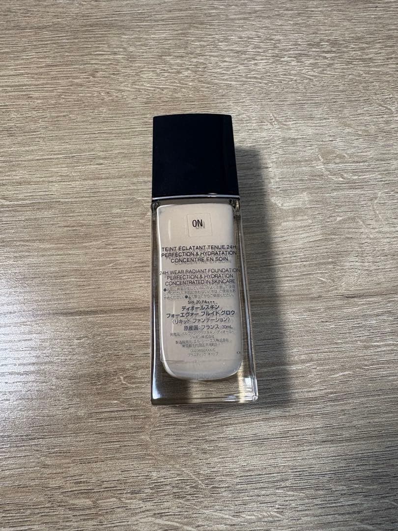ファンデーション Dior Forever Skin Glow 020