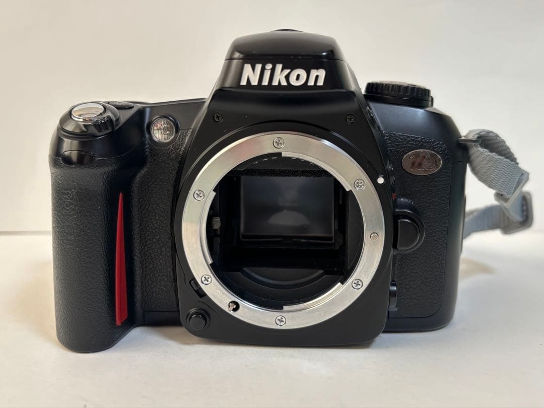 フィルム一眼レフ Nikon U2 ブラック 28-80mmレンズ付き