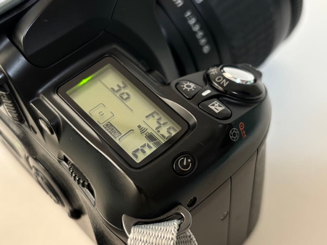フィルム一眼レフ Nikon U2 ブラック 28-80mmレンズ付き