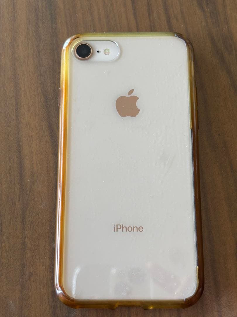 Apple iPhone8 ゴールド 64GB バッテリー97%