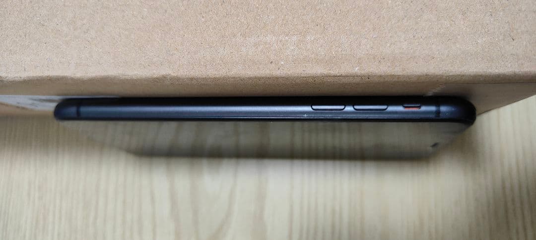 Apple iPhone 11 ブラック 本体　64G 　おまけ付