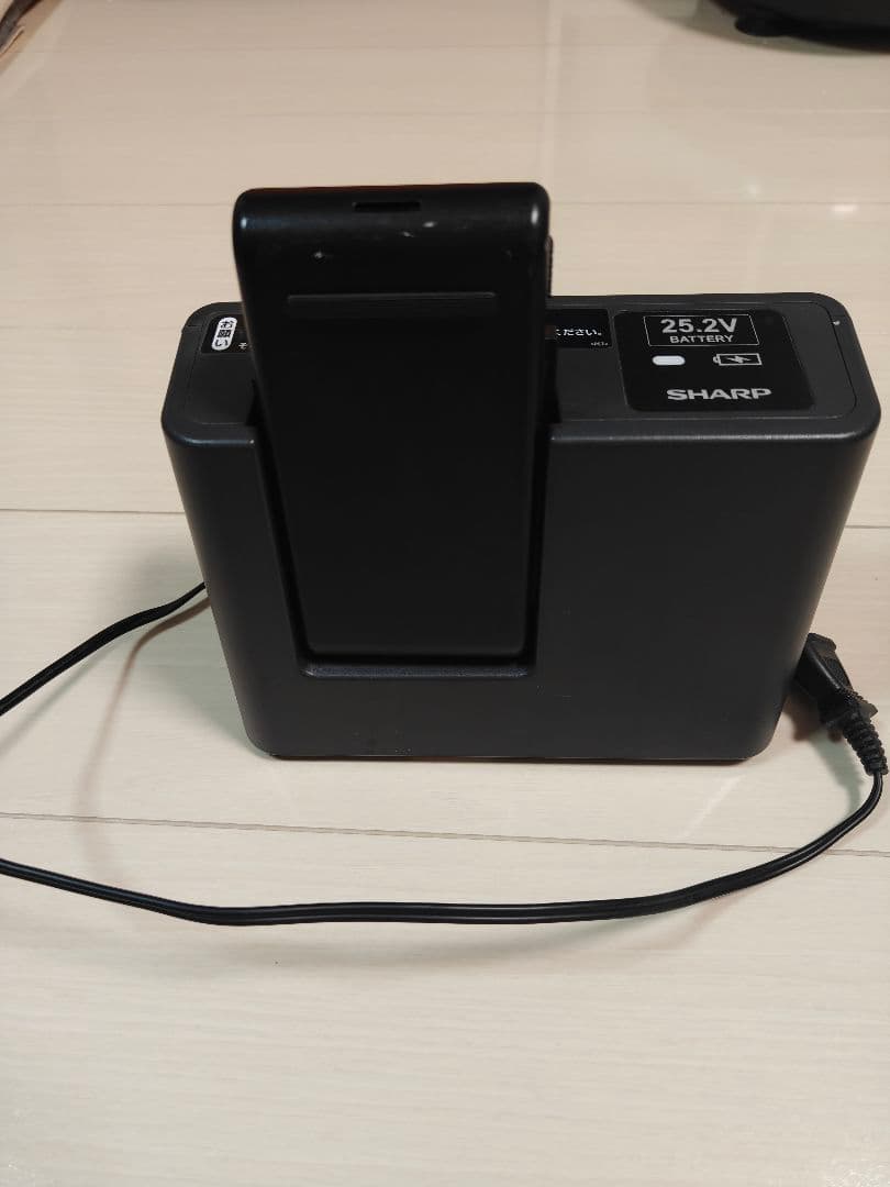 SHARP シャープ コードレススティック掃除機 EC-SR3S レッド