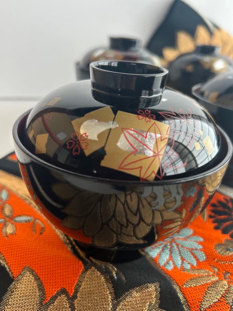 【未使用】漆器 蓋つき吸物椀 5客セット 黒 金 懐石料理 和食器 紙箱入